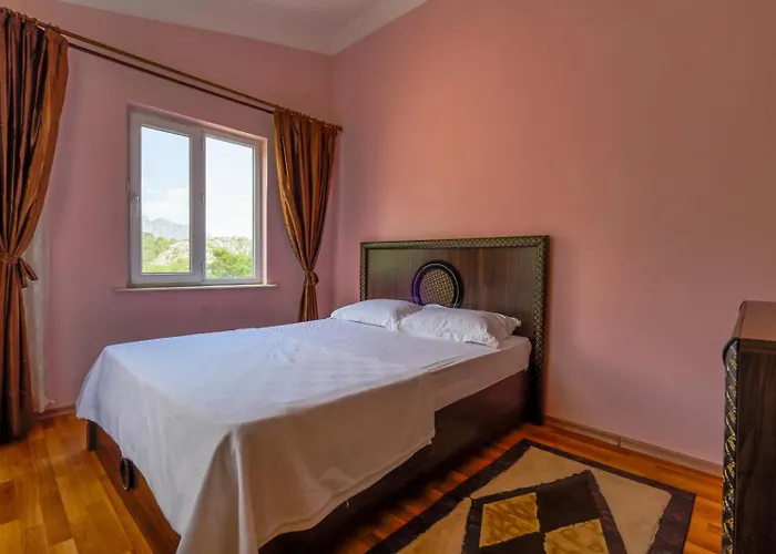 Mountain With Pool 别墅