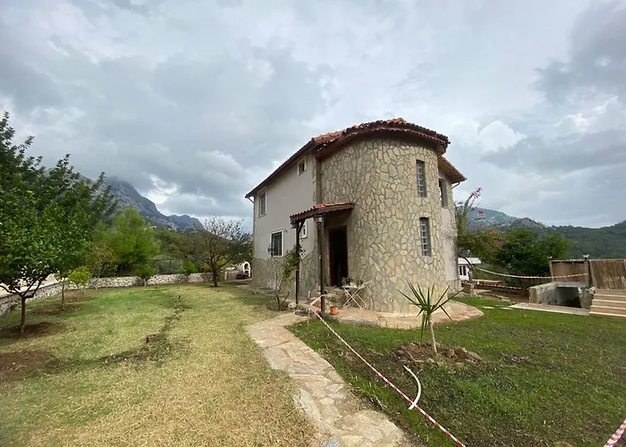 Mountain With Pool 别墅 Hacisekililer