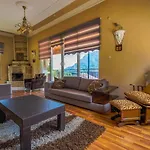Mountain With Pool Villa *