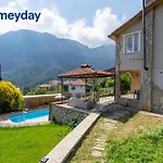 Mountain With Pool Hacisekililer