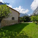 Villa Mountain With Pool Hacisekililer