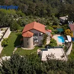 Mountain With Pool Villa *