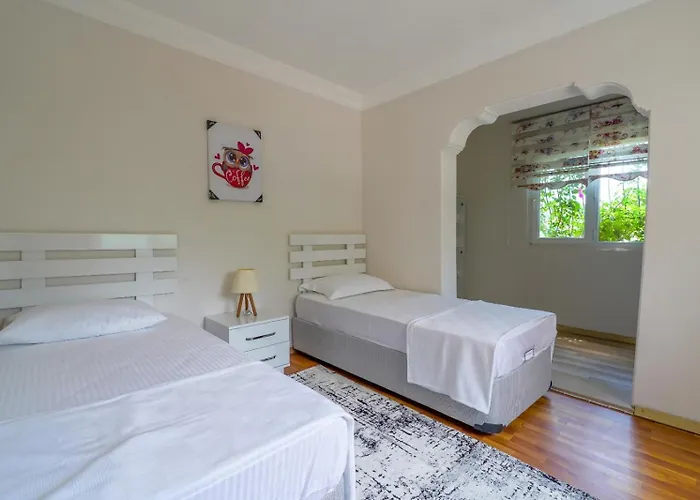 Mountain With Pool Villa