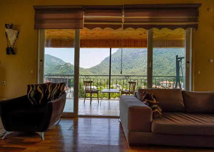 Mountain With Pool Hacisekililer